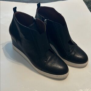 Women’s Linen Paulo women’s Wedge Ankle Booties/sneakers.